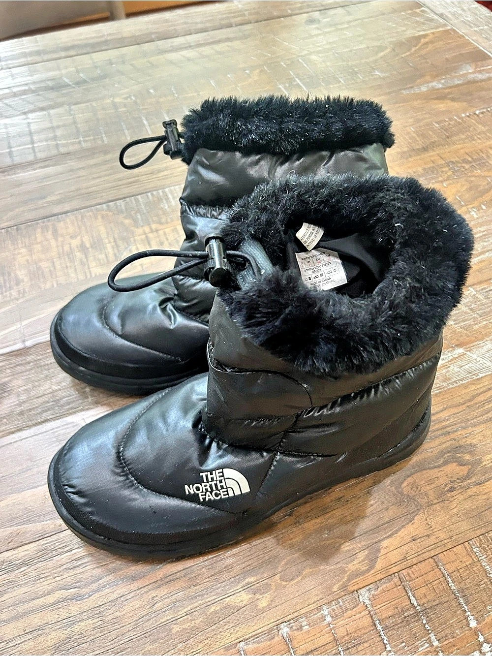 The North Face Nuptse Fur IV Boots Black US 9